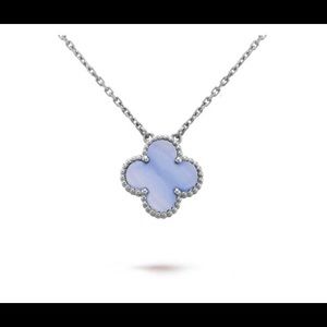 Clover Vintage Alhambra Necklace Chalcedony